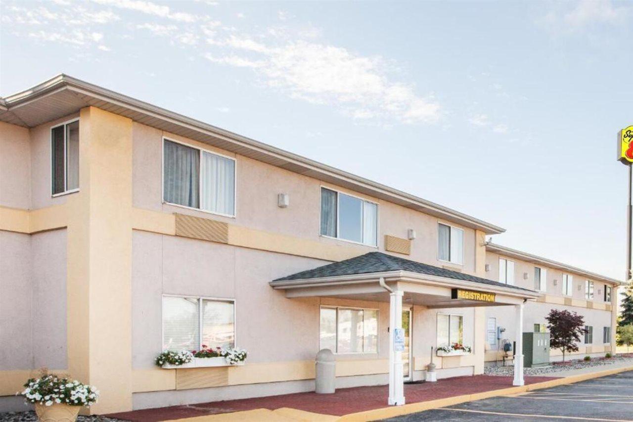 Super 8 By Wyndham Ionia Mi Hotell Exteriör bild
