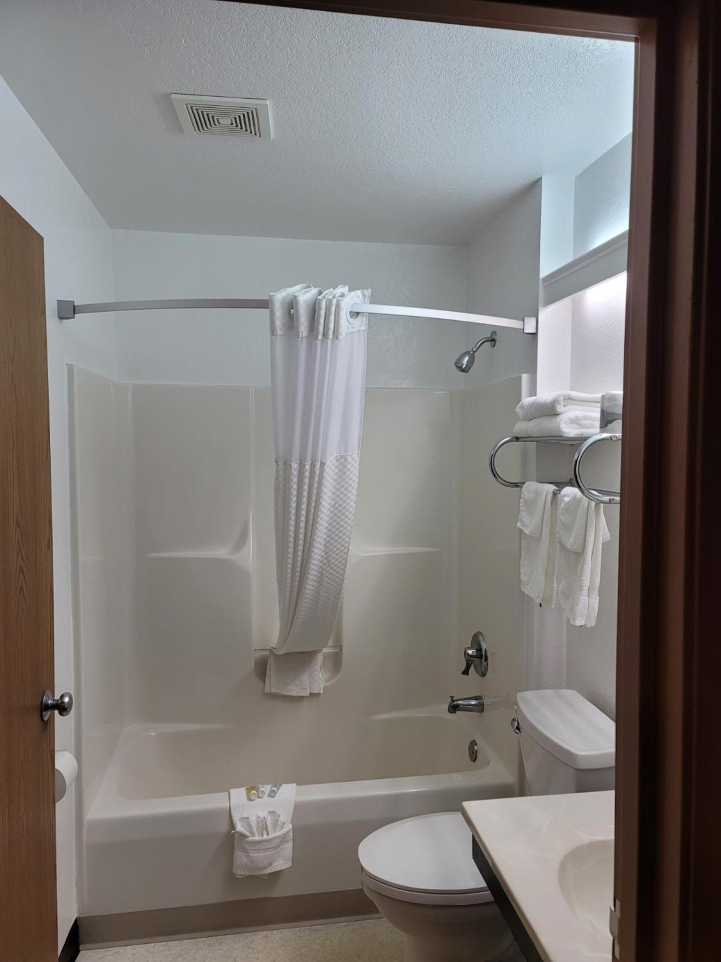 Super 8 By Wyndham Ionia Mi Hotell Exteriör bild